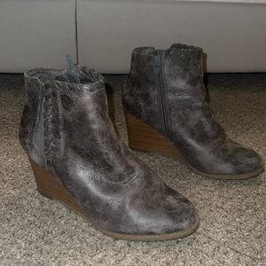 Maurice’s heeled boots